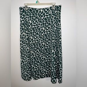 Shein Green and Tan Patterned Maxi Skirt. Size XL/US 12/EU 44. GREAT condition.